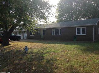 602 N Arch Ave, Green Forest, AR 72638