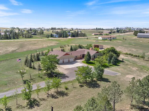 7016 Astronaut Dr, Cheyenne, WY 82009