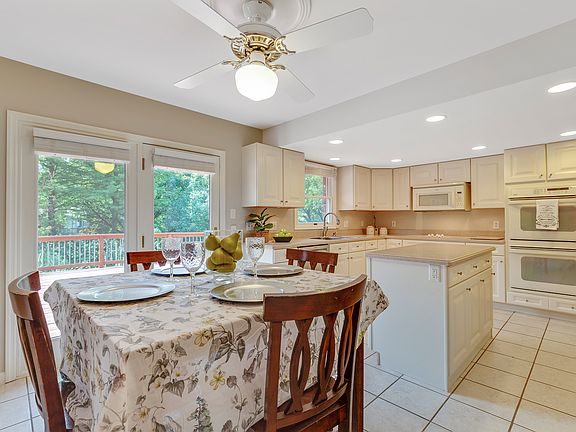 4th image of 1543 Yarmouth Point Dr