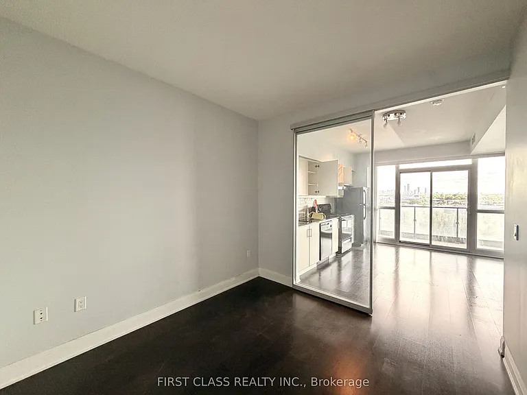 160 Vanderhoof Ave #908 — Photo 4
