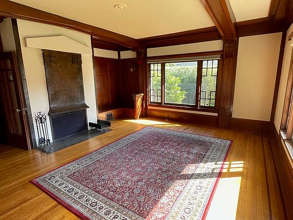 Living room with fireplace