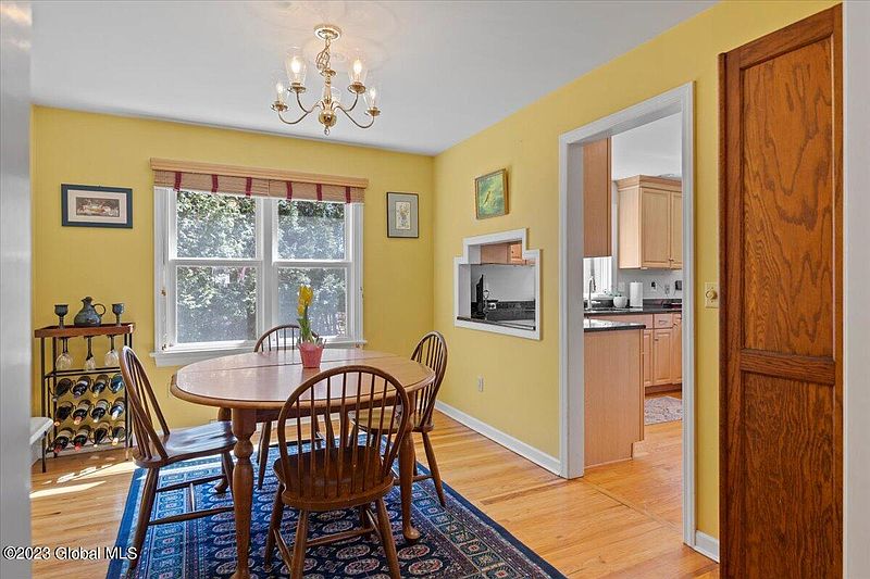 5th image of 3012 Williamsburg Drive