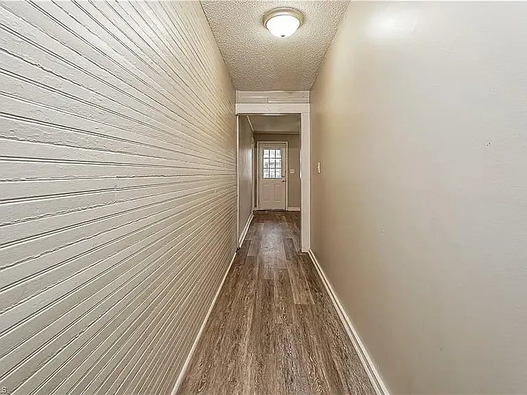 1205 E Washington St — Photo 9