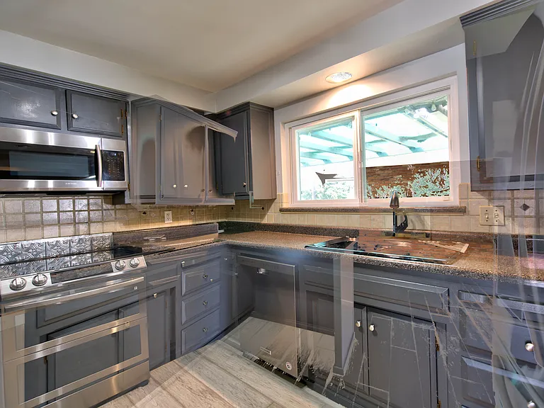 12310 S Hills Dr — Photo 25