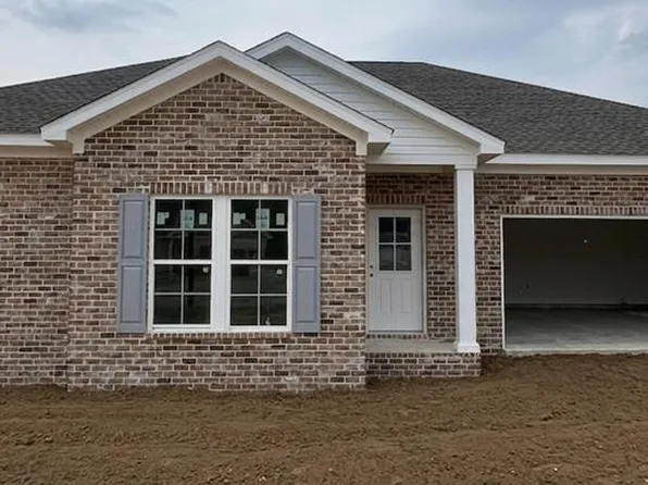 132 Edgewood Trl, Headland, AL 36345