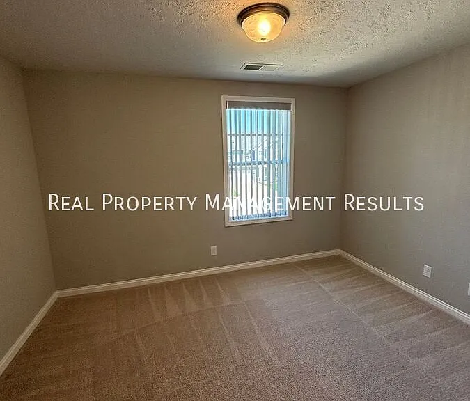 4817 White Chapel Dr — Photo 9