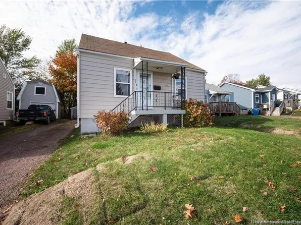 29 Copp St, Dieppe, NB E1A 2G9