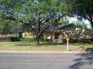 100 Oklahoma Ave, Hewitt, TX 76643