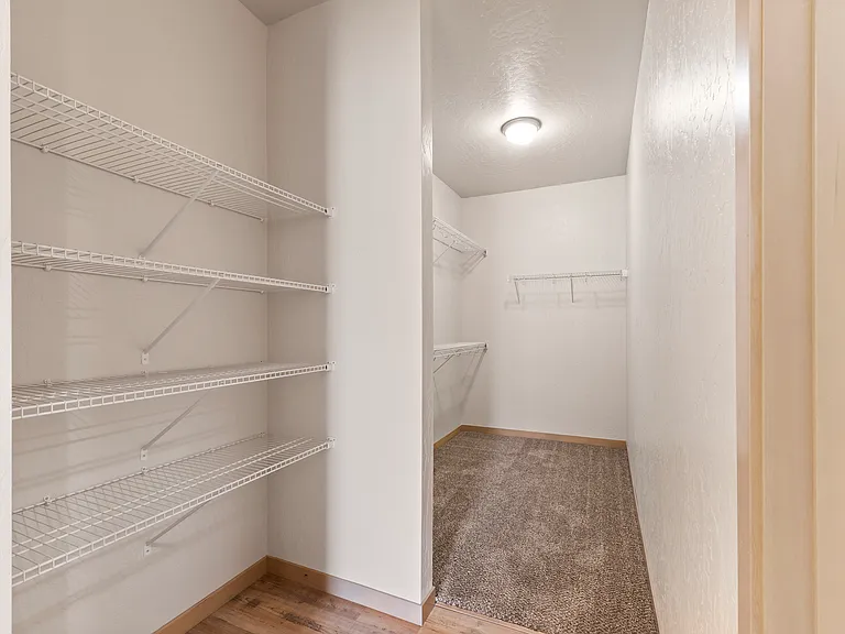 1437 Sq Ft Closet