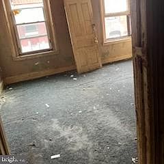 5th image of 1324 N Hollywood St