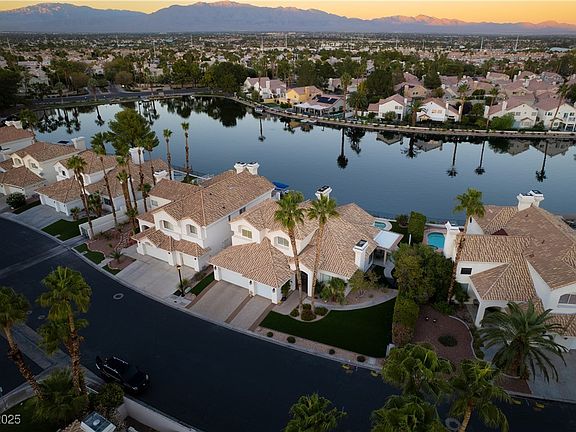 3rd image of 2972 Sun Lake Dr