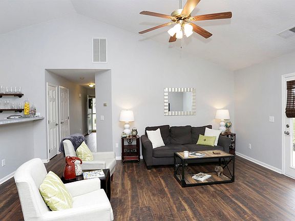 5th image of 1321 Equestrian Way