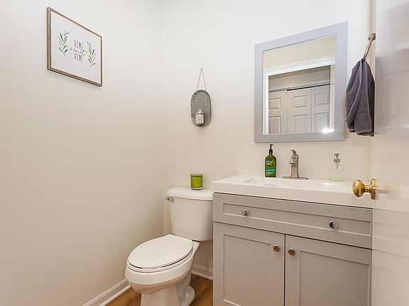4th image of 410 S Cass Ave