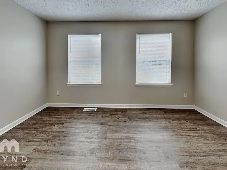 1106 Lady Banks Dr — Photo 11