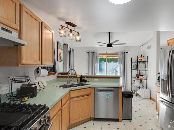 4th image of 11001 Beechwood Ct