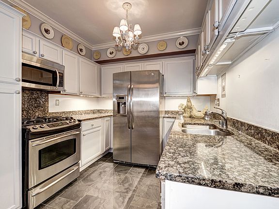 5th image of 4000 Cathedral Ave NW APT 153B