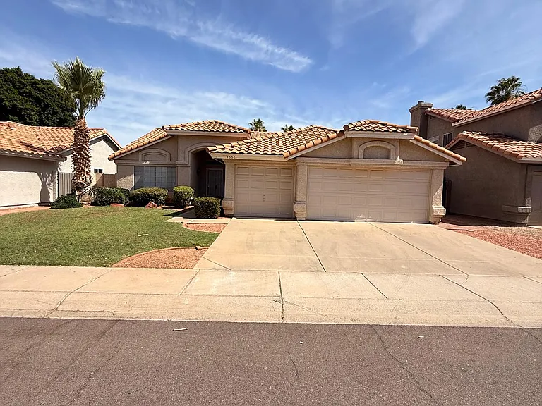 4556 E Charleston Ave — Photo 3