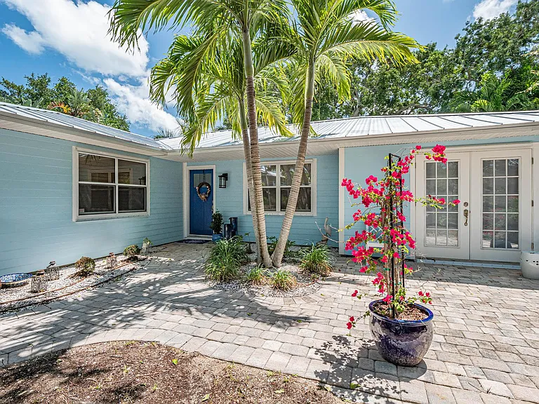 1075 Morningside Dr — Photo 34