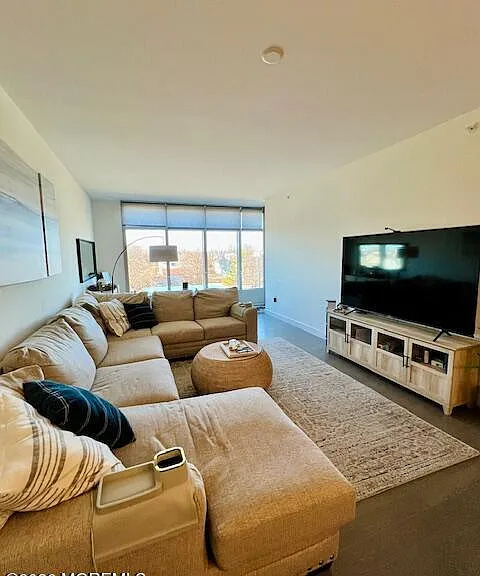 30 Melrose Ter #221 — Photo 9