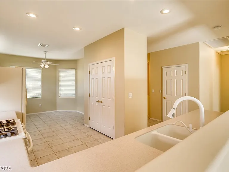 3027 Hickory Valley Rd — Photo 6