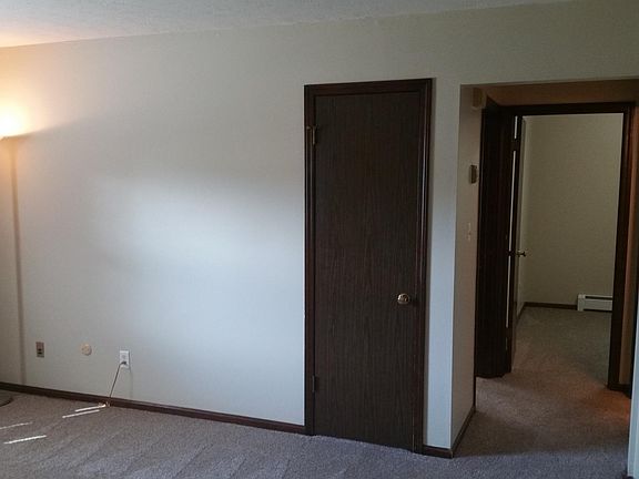 4th image of 833 Garden Ave #6