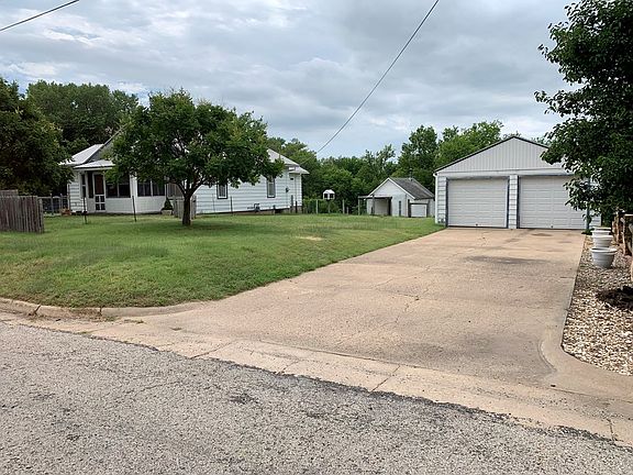 4th image of 904 N Lincoln Ave