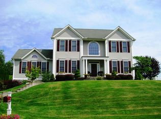 198 Scarborough Ln, Middletown, CT 06457