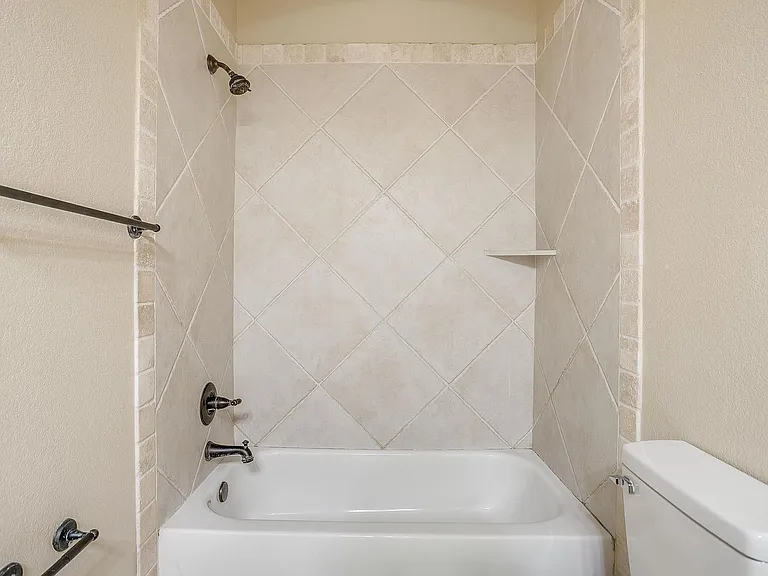 101 Prairie Dunes Dr — Photo 17