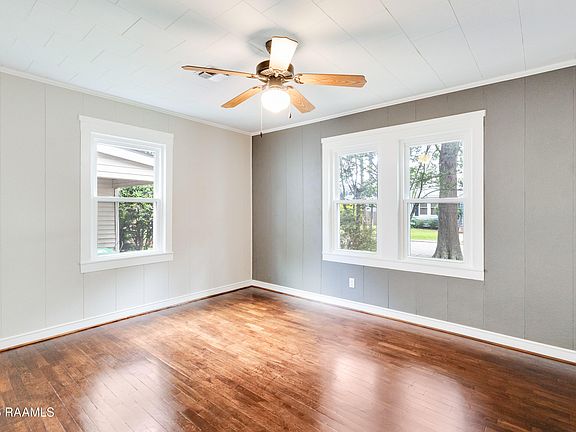 4th image of 608 Saint Catherine St