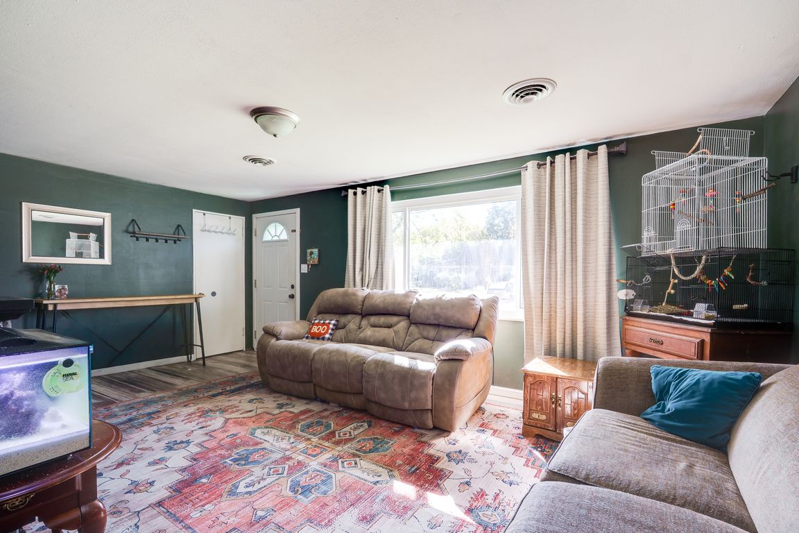 next background image