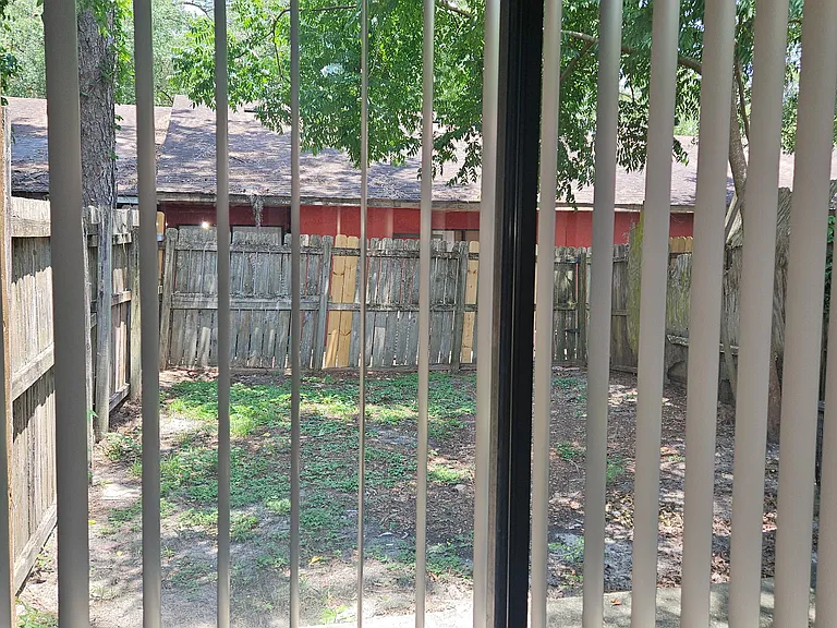 SW 69th Dr — Photo 11