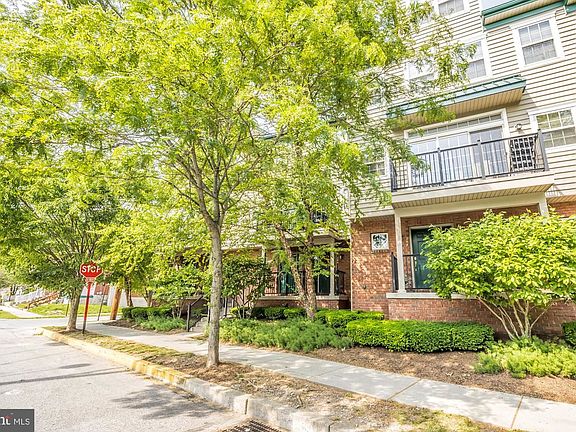 3rd image of 206 Green St #7