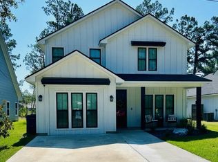 102 Rustic Ln, Lumberton, TX 77657