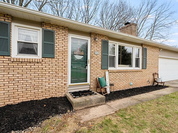 2nd image of 22711 Grandeur Ave