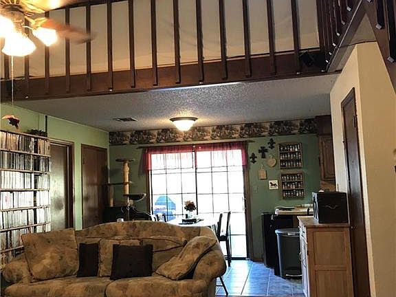 3rd image of 2109 Crestwood Dr