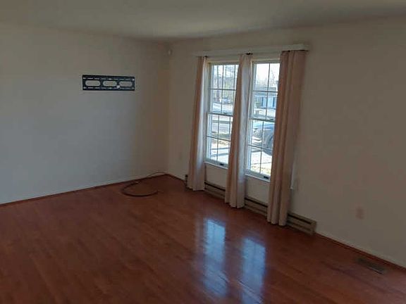 5th image of 1344 Baron Pl