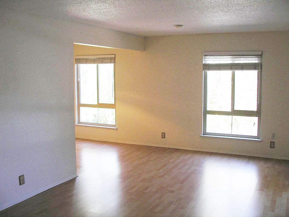 Living Room Left, airy & bright, laminate flooring
