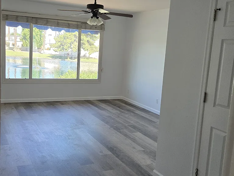 156 Laguna Royale Dr — Photo 25