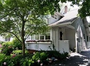 709 Hill Ave, Glen Ellyn, IL