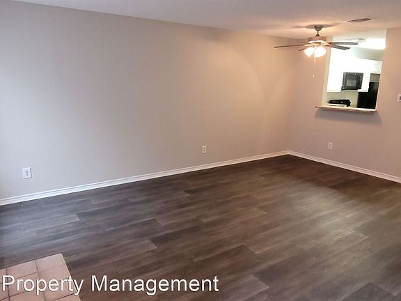 5th image of 3923 Dover Dr