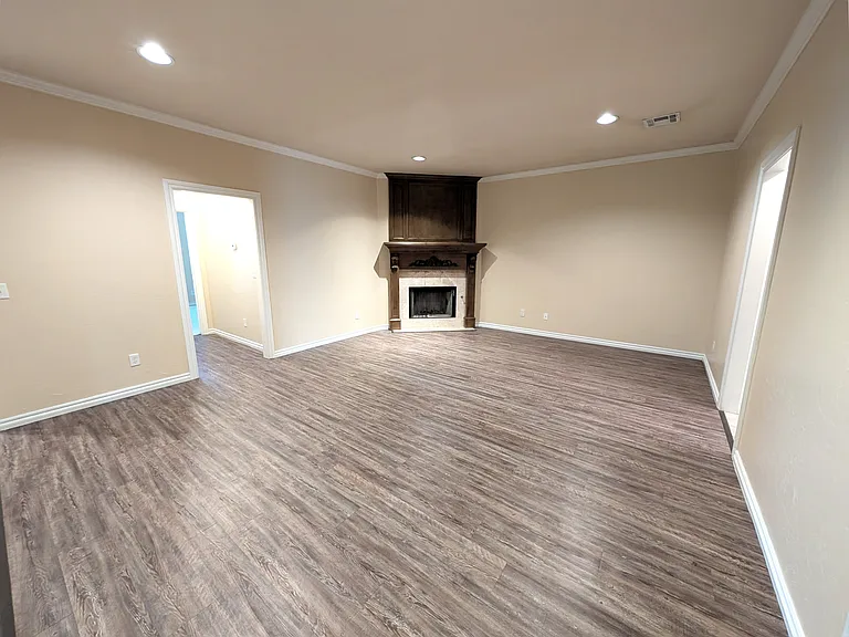 17115 Cedar Dr — Photo 2