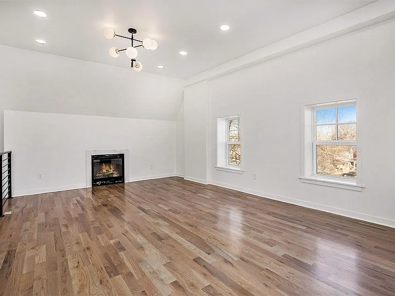 3404 Campbell St — Photo 5