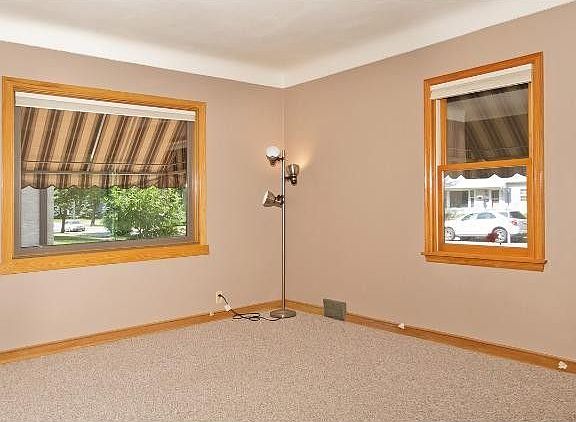 5th image of 1148 Smith Ave S