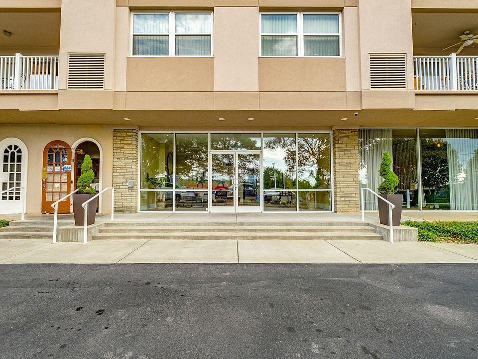 1st image of 3415 W End Ave #601