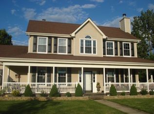 1206 Wingfoot Dr, North Aurora, IL 60542