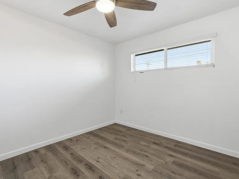 1320 North 48th Place - 2 — Photo 8
