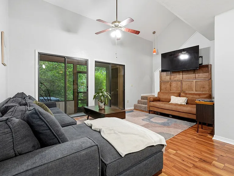 900 SW 62nd Blvd #B5 — Photo 7