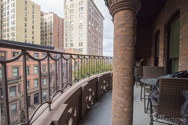 Rented by City Connections Realty | media 3