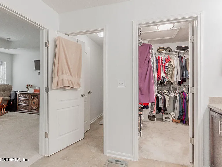 16284 Hunters Hollow Trl — Photo 34