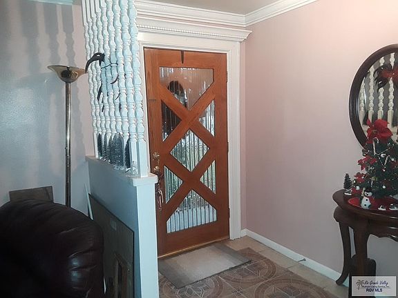 2nd image of 7 Meadow Ln